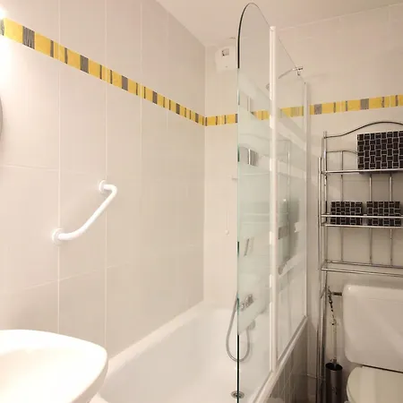 F2 Bis 5 Pers. Au Avec Parking, Proche Des Pistes - Fr-1-415-174 Apartment
